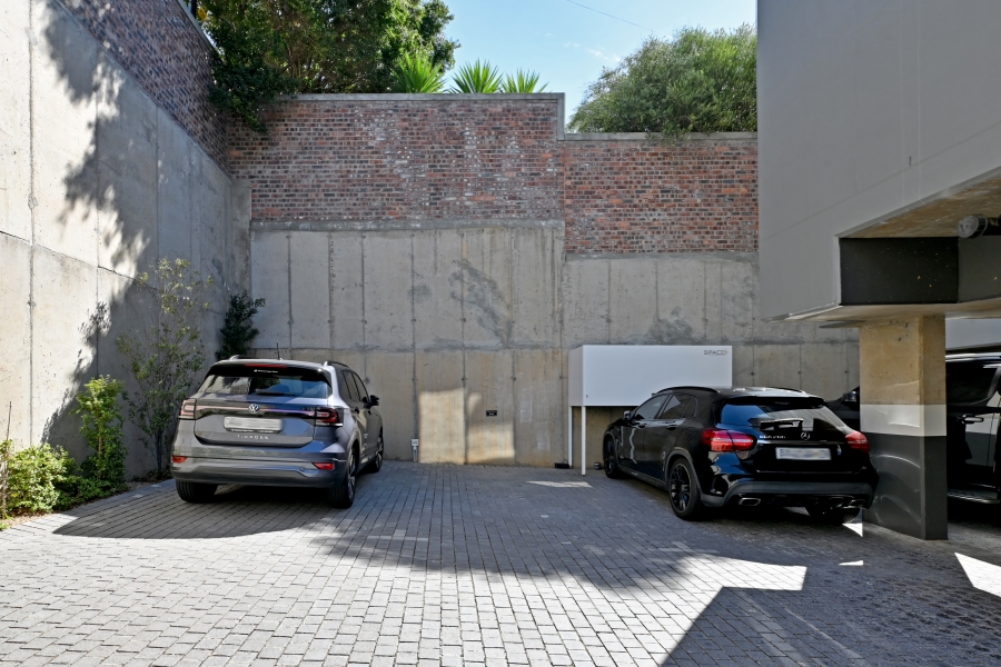 2 Bedroom Property for Sale in Vredehoek Western Cape